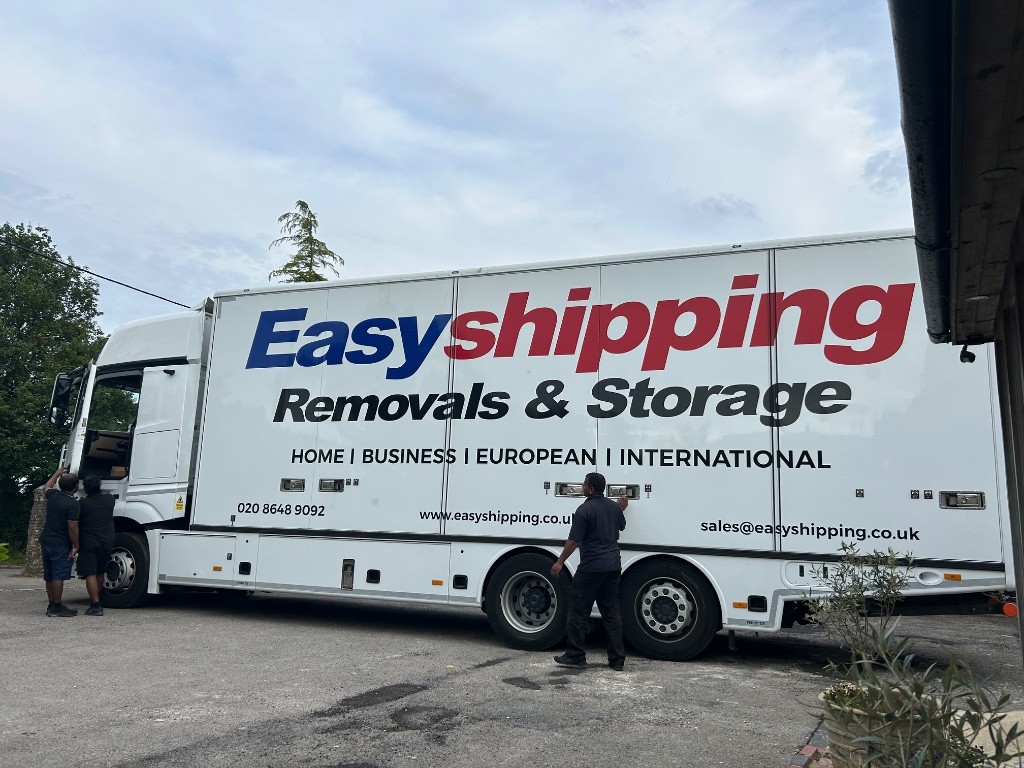 Second photo by Carol Crowther of Bishops Move - Large