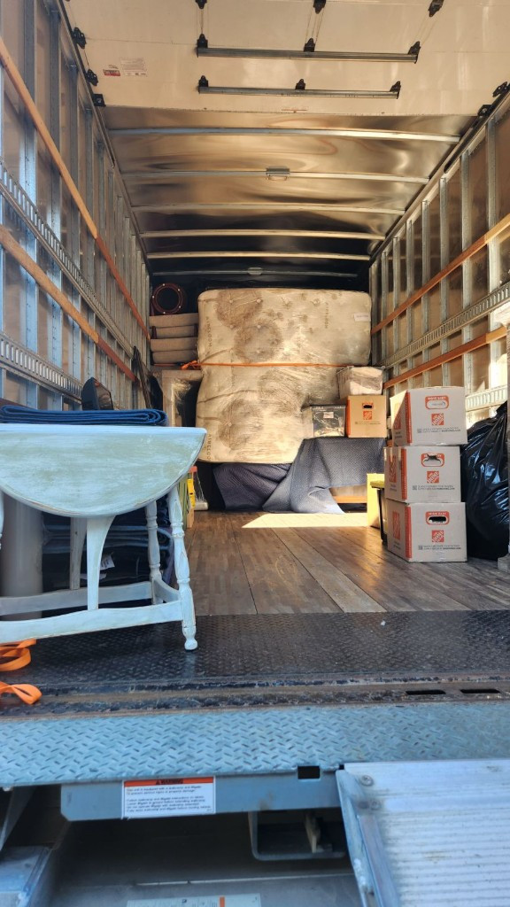 Photo by Andrea Dallas of Kenway Moving - Large