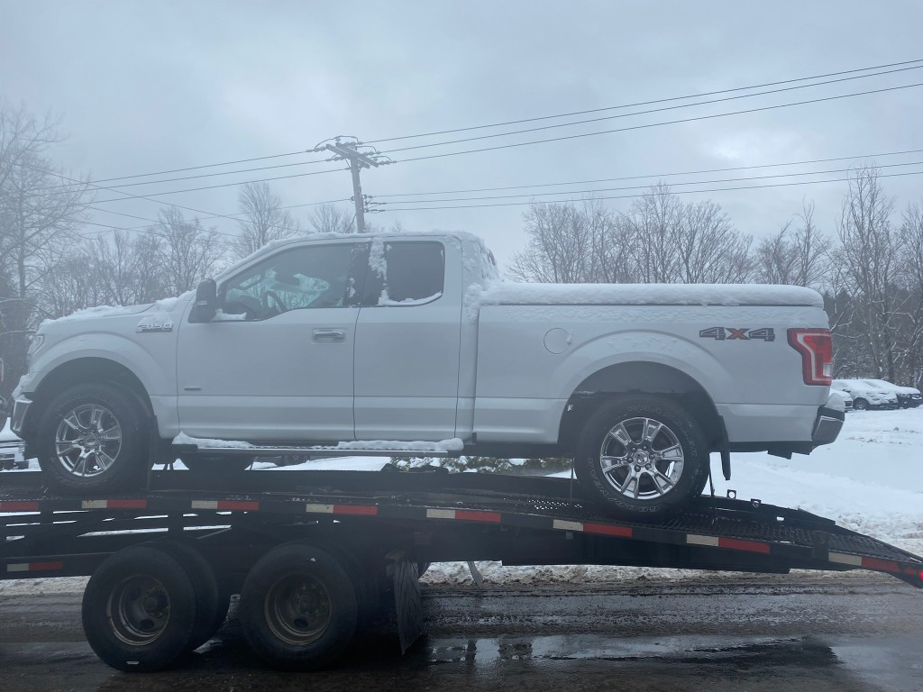 Photo by Jim Onstott of Sonic auto transport - Large