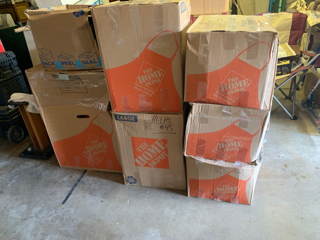 Second photo by Michelle Cortisse of Hawaiian Moving Pros - Large