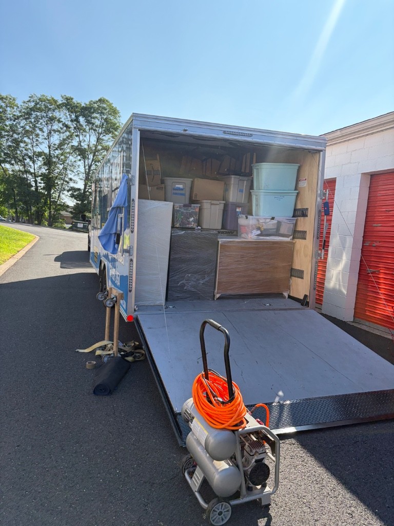 Second photo by Tracy Bozack of Palmieri Movers - Large