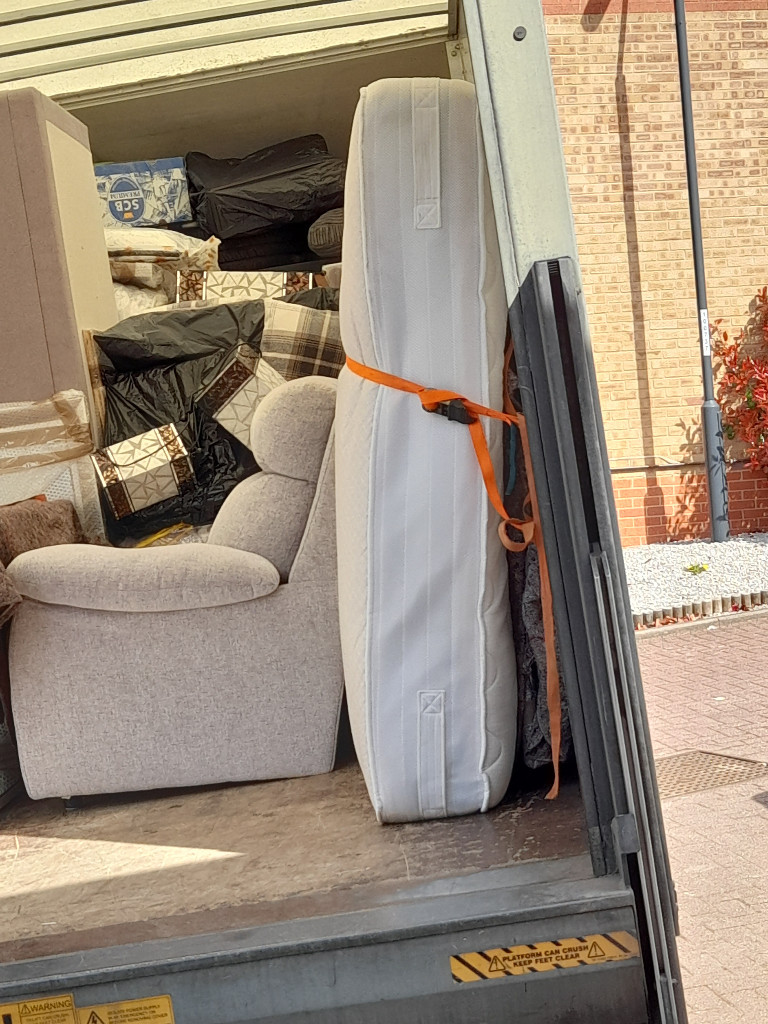 Photo by Geoffrey Schofield of AnyVan - Large