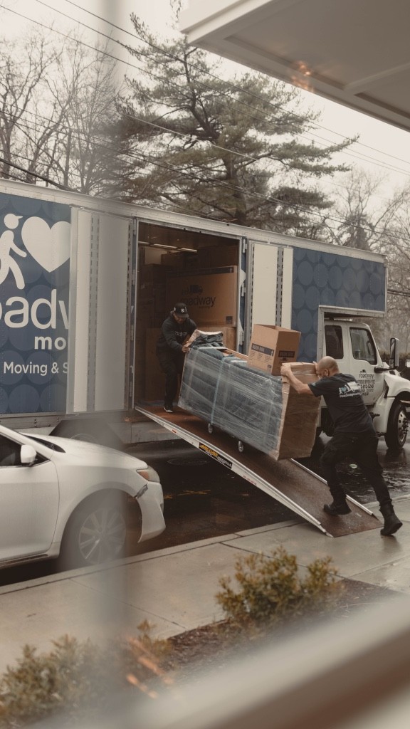 Photo by Jessica Lindsay of Roadway Moving - Large