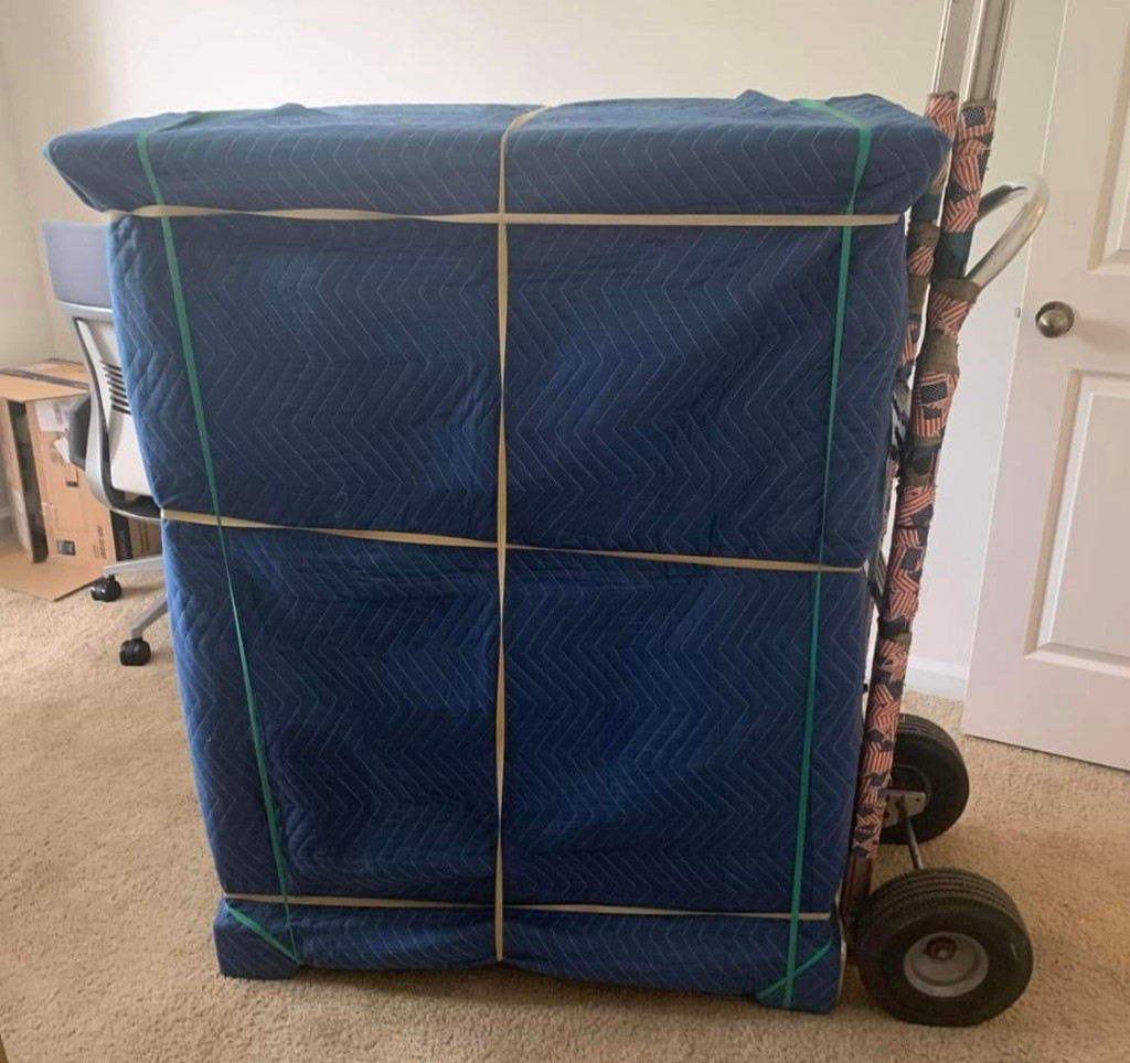 Photo by John Bullard of Golden Glove Movers - Large