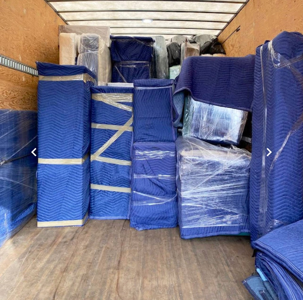 Photo by Yan Chen of Arielli Moving - Large