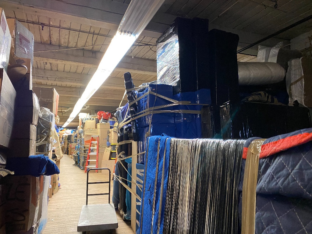 Photo by Alyssa Gal of Moving Express and Storage - Large