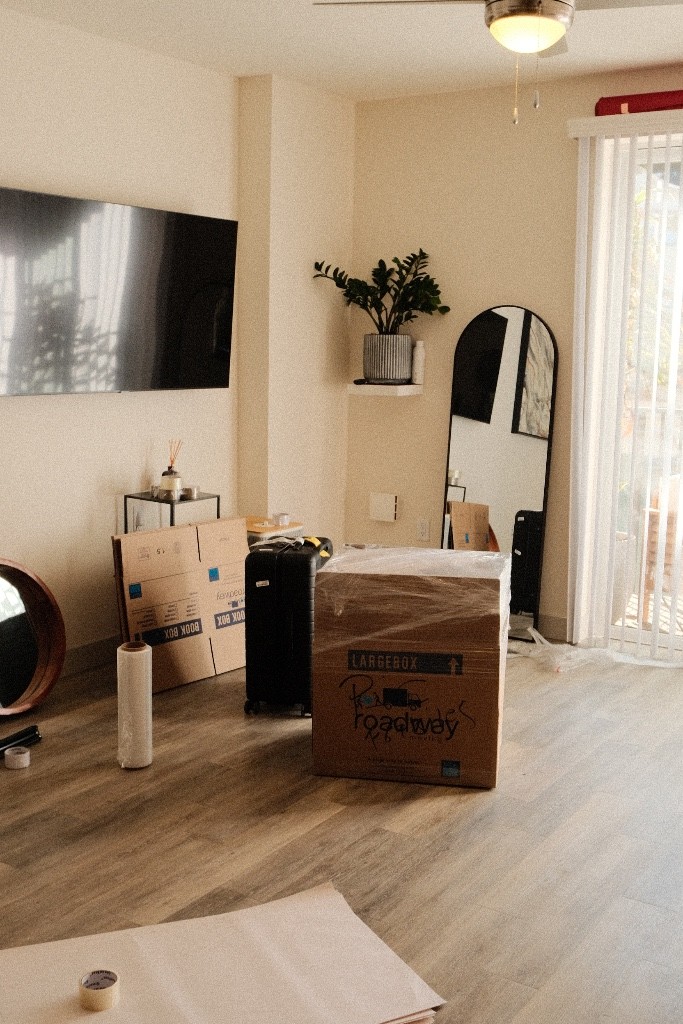 Photo by Dezmon Gilmore of Roadway Moving - Large