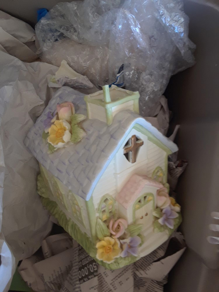 Second photo by Sandy Glover of Unique Van Lines - Large