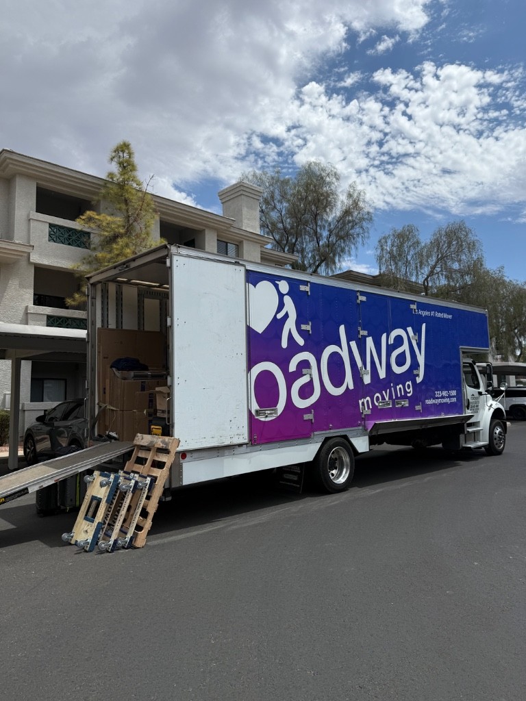 Photo by Genevieve Carlson of Roadway Moving - Large