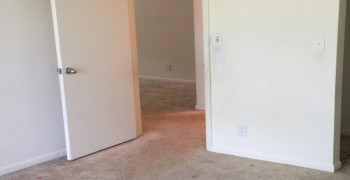 Thumbnail photo by Melvin Rice of Americas Movers Inc.