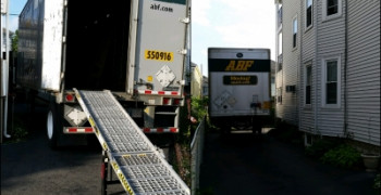 Thumbnail photo by Robert of U Pack