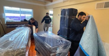 Thumbnail photo by Talia Koren of Roadway Moving