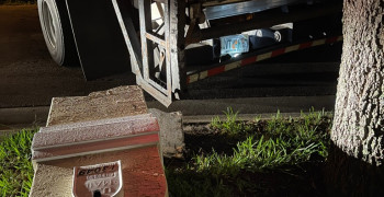 Second thumbnail photo by Joel Nick of A Couple Of Movers