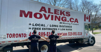 Thumbnail photo by Mohammad Alfalah of Aleks Moving