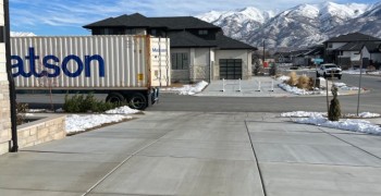 Thumbnail photo by Jonathan Green of Hawaiian Moving Pros