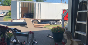 Thumbnail photo by Nicole Pekosz of Moving of America