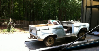 Second thumbnail photo by Mary  of Montway Auto Transport