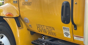 Second thumbnail photo by Jamika Robison of Modest Moving