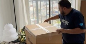 Second thumbnail photo by Emme Zhou of Roadway Moving