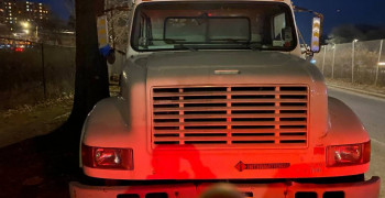Thumbnail photo by Claude Xaythoven of Razor Van Lines