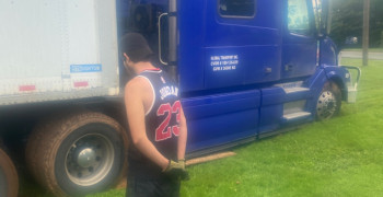 Second thumbnail photo by Gary Moe of Atlantic Van Lines