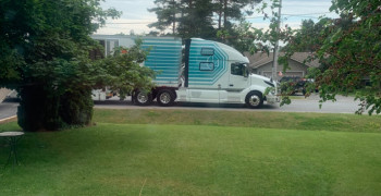 Second thumbnail photo by Lynn Abbott of Centennial Moving