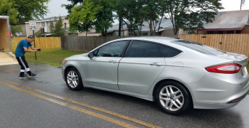 Second thumbnail photo by Javier Guillen of Sonic auto transport