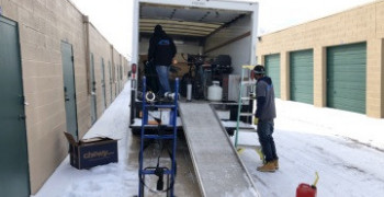 Thumbnail photo by Forest King of Simple Moving Labor