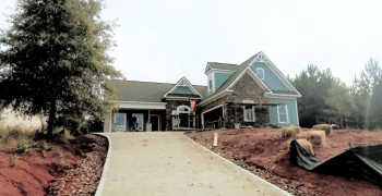 Thumbnail photo by Karla Lindberg of Coach USA Moving & Storage