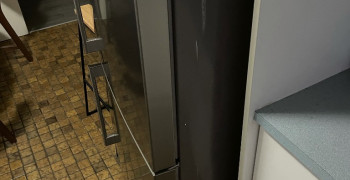 Second thumbnail photo by Donna Lyon of CBD Movers AU