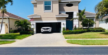 Thumbnail photo by Nancy Voorhees Balenske of CR7 Moving and Storage