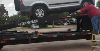 Thumbnail photo by Marcia Edwards of Sonic auto transport