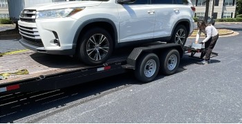 Second thumbnail photo by Roberto Uzcategui of Sonic auto transport