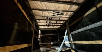 Second thumbnail photo by David Moya of VanOne