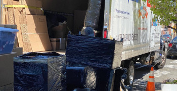 Thumbnail photo by Vicente Batz of NYC Great Movers
