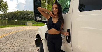 Second thumbnail photo by Monica Vaswani of Roadway Moving