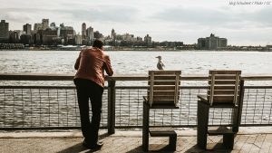 Moving to a new city alone is a great challenge.