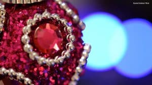 How to Pack Holiday Decorations